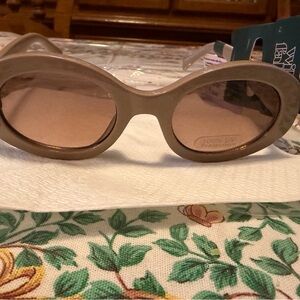 Beige Oval Women's Sunglasses NWT By Universal Thread NWT